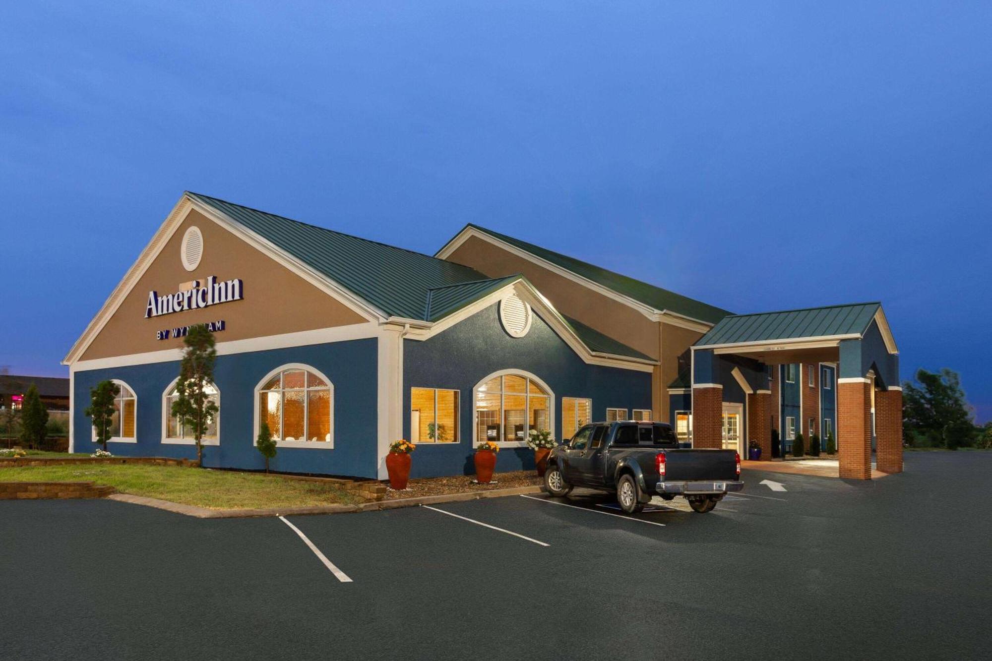 Pioneer Inn & Suites Grinnell Exterior foto